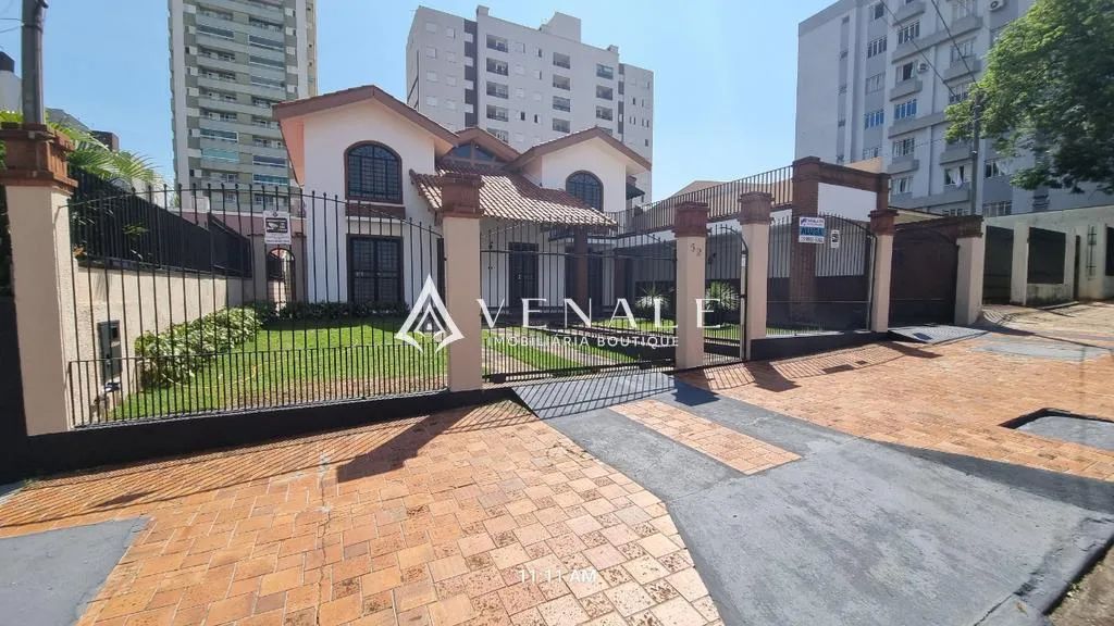 Sobrado para alugar em Maringá, Jardim Cerro Azul, com 5 quartos, com 420 m²