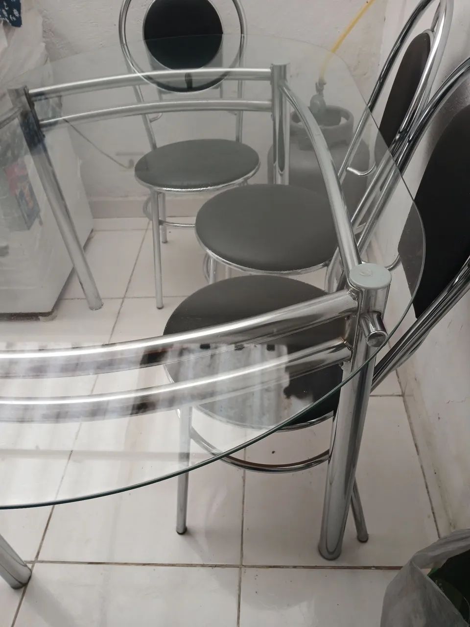 Mesa tampo de vidro  700,00 