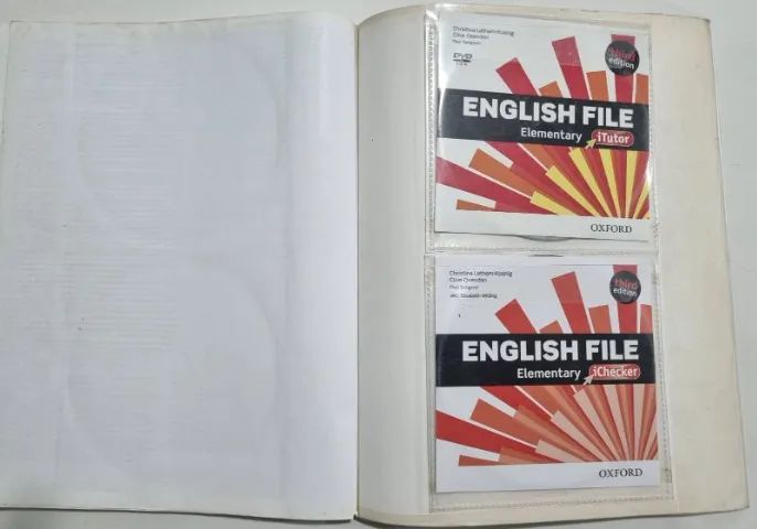 English File Elementary Third Edition - Students Book e Workbok - Foto 2