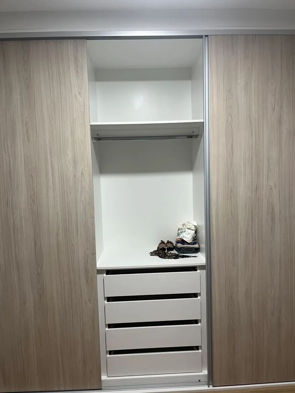 Guarda roupa planejado em perfeito estado - Foto 3