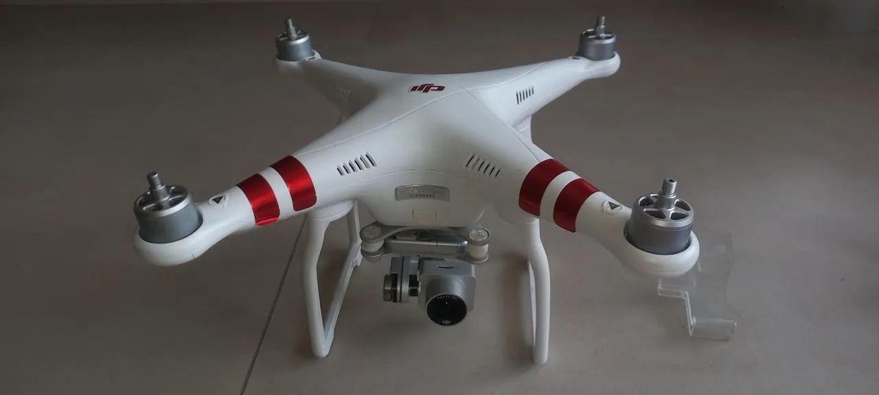 DRONE DJI PHANTOM 3 STANDARD COM ACESSÓRIOS 