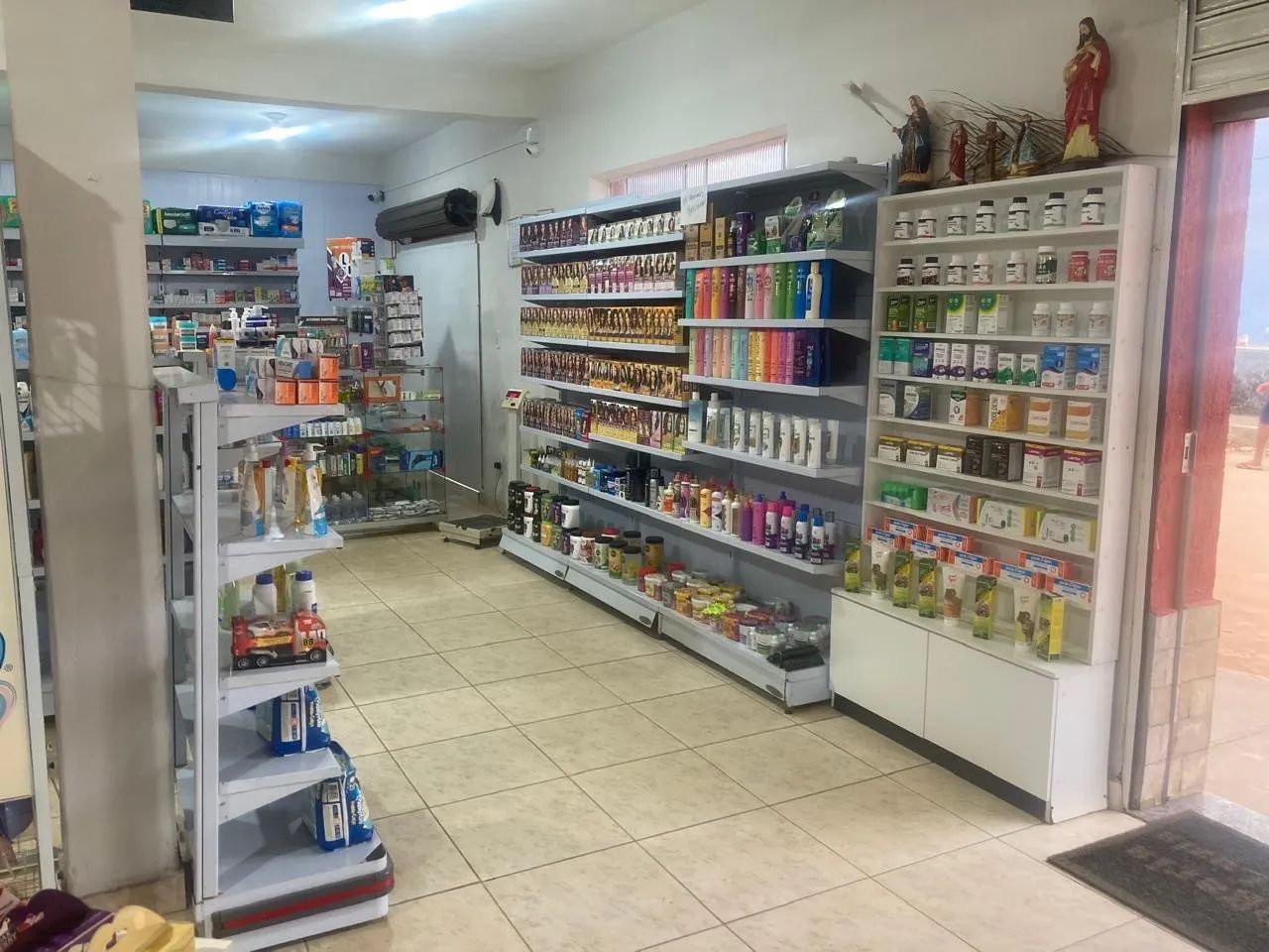 Farmácia ótima oportunidade, clientela formada - Foto 4