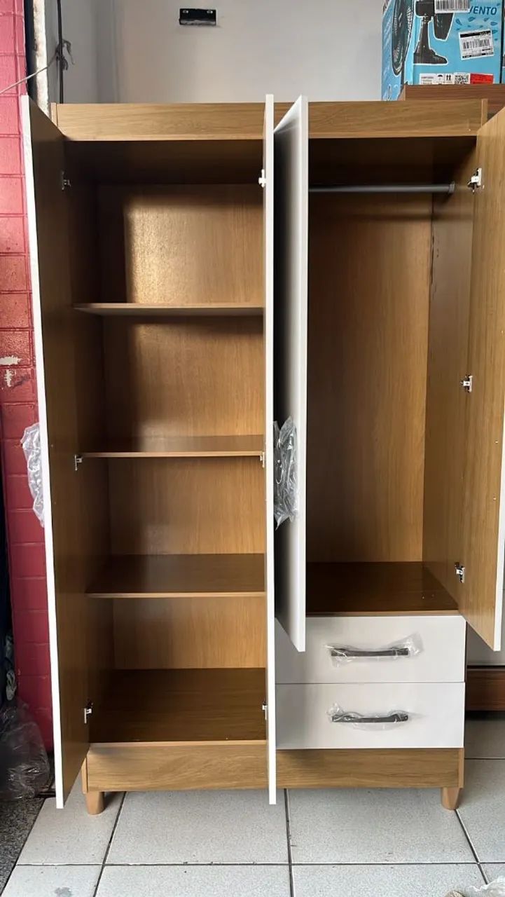 Guarda Roupa de Solteiro 4 Portas e 2 Gavetas - Foto 2