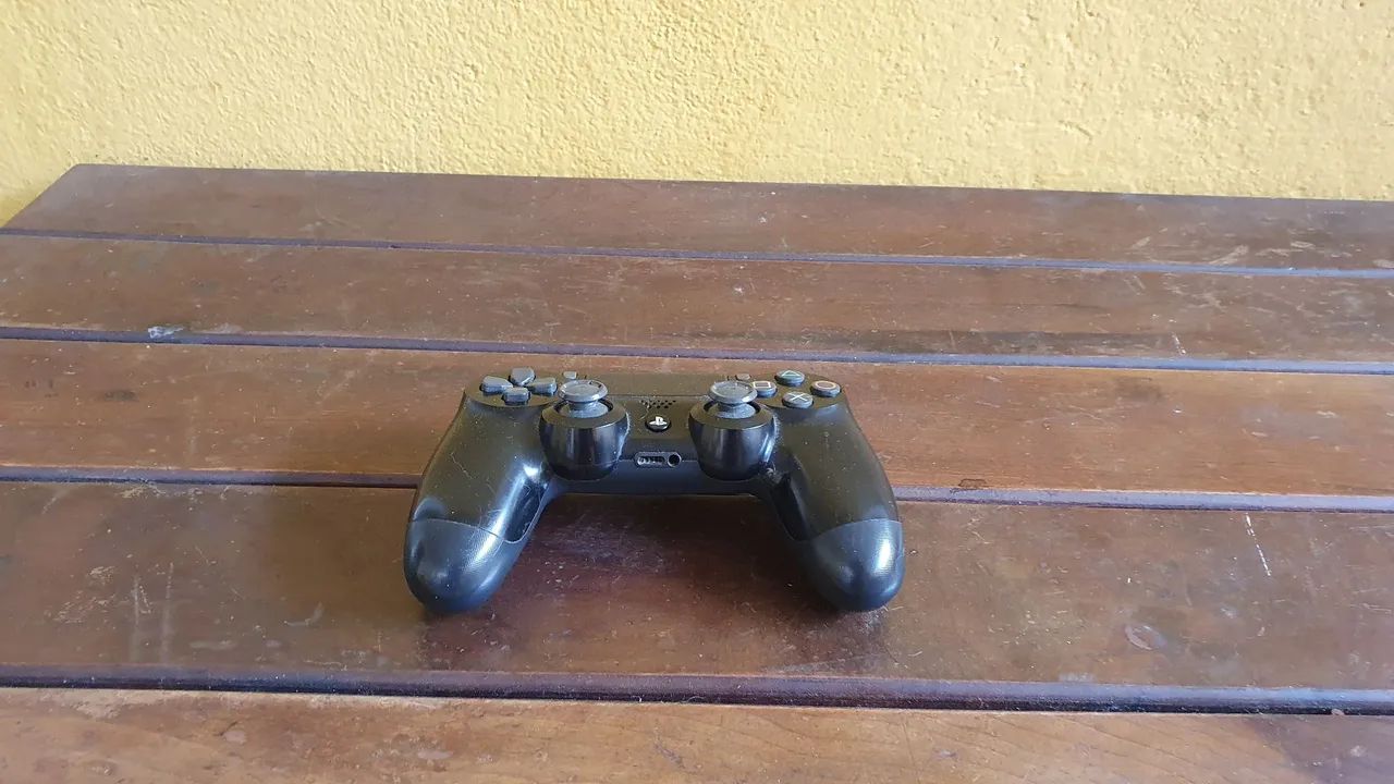Ps4 Fat com 2 jogos e 1 controle - Foto 3