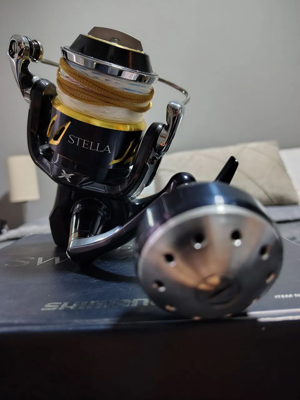 Molinete Shimano Stella SW 8000 PG+ 300m de linha YGK X8 70 LBS  - Foto 2