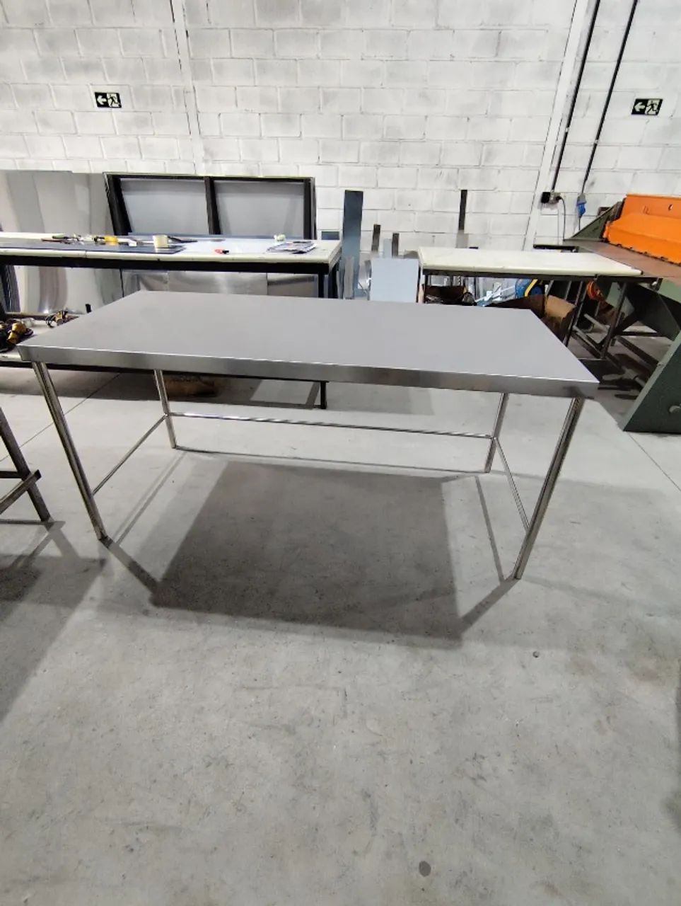 Bancada inox c/ espelho 1,80×0,70×0,90 prateleira 