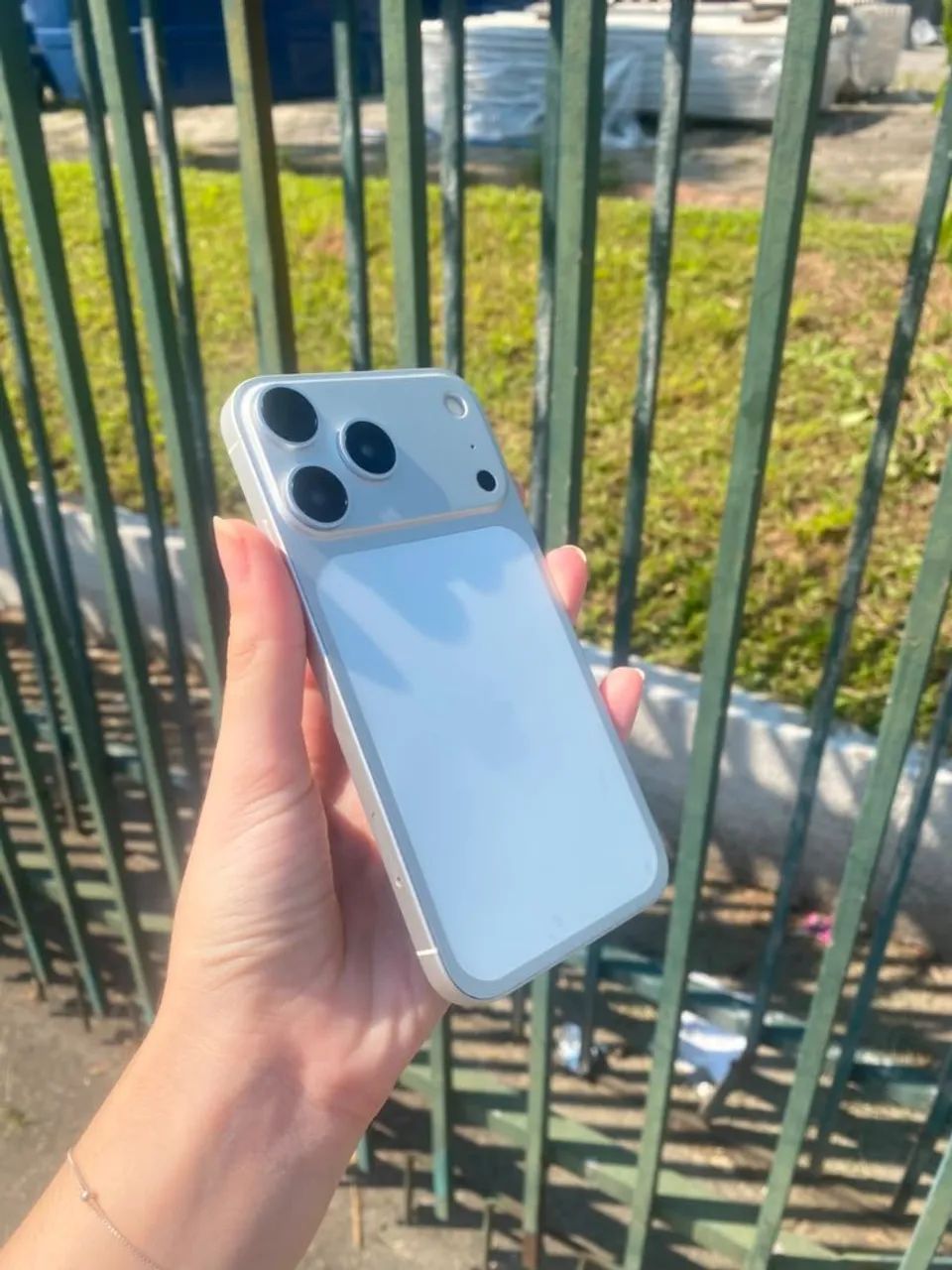 Iphone XR sabor 17 pro Max na carcaça  - Foto 3