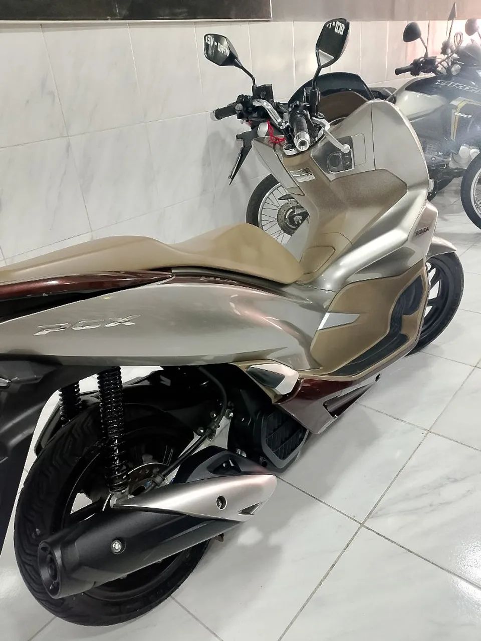 PCX DLX 2022 c/ABS Extra de verdade! - Foto 3