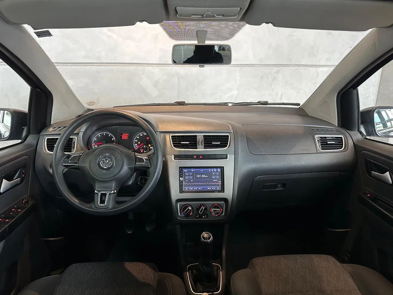 Volkswagen Fox 1.0 MI Total Flex 8V 3P 2014 - Foto 12