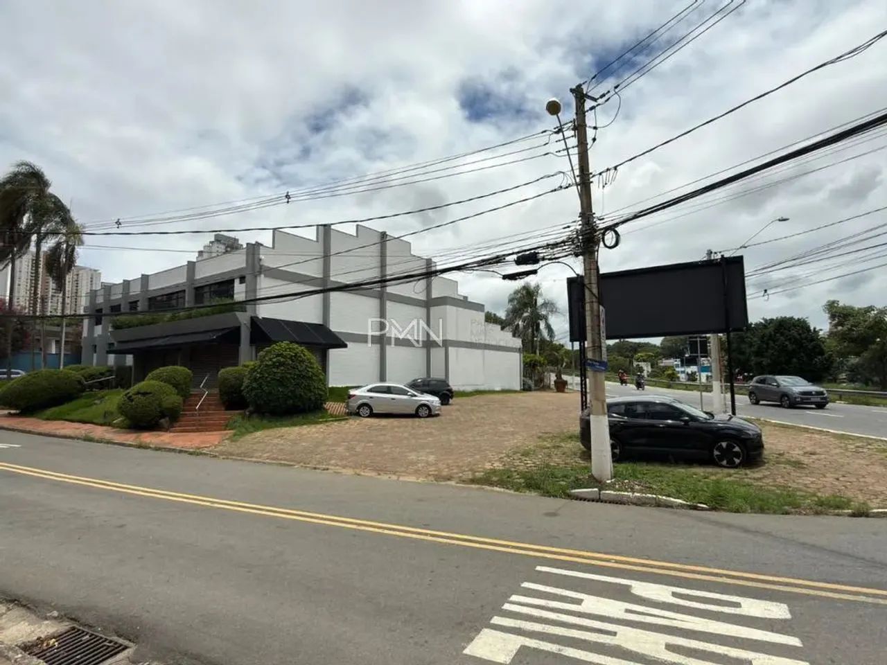 Salão para alugar em Campinas, Cambuí, com 1150 m²