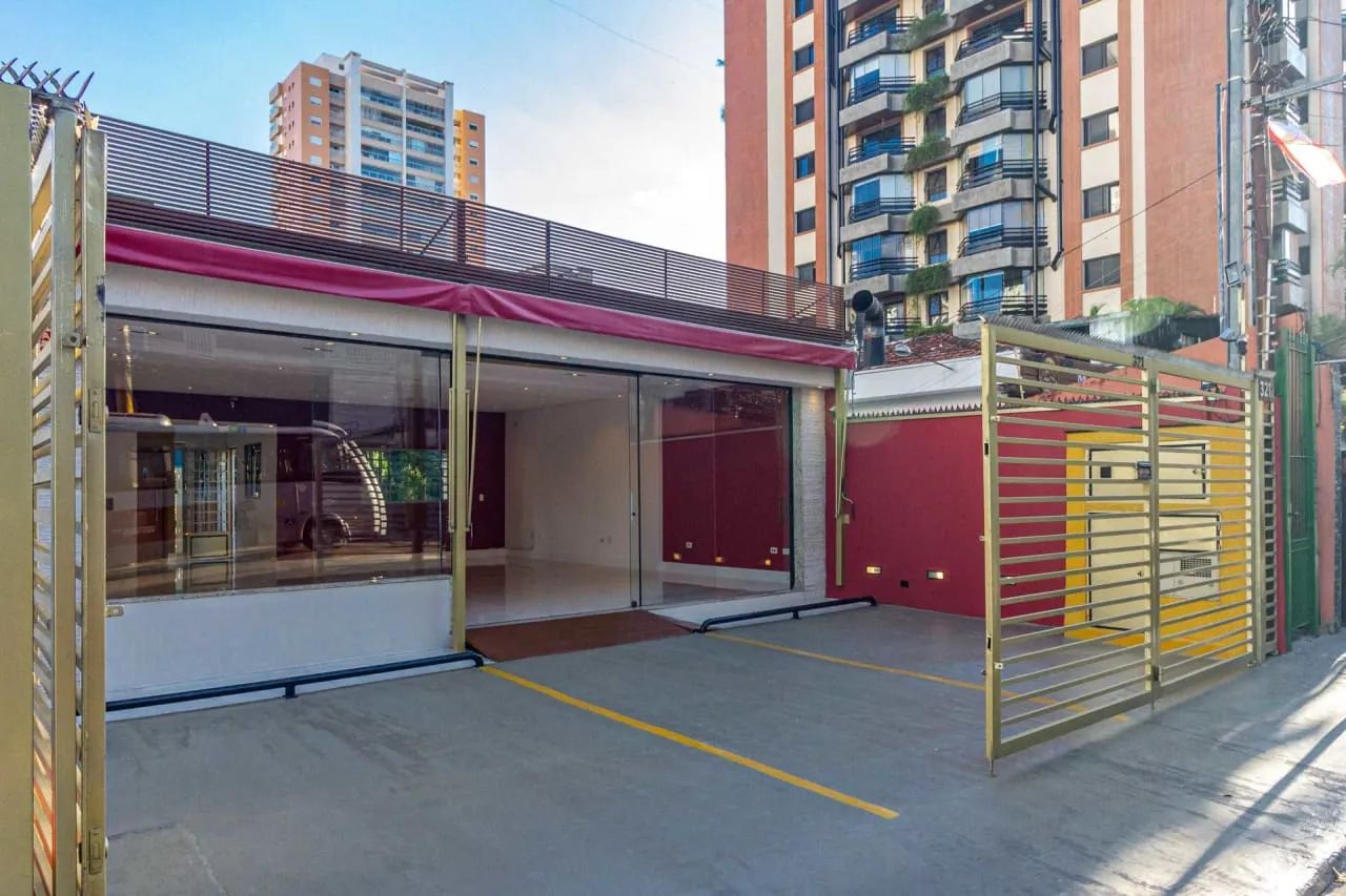 Loja na Rua Barão de Melgaço, 321  230 m² - Foto 2