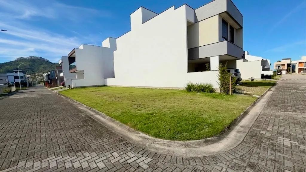 Terreno de esquina 172 m² no Costa Do Sol Condomínio Clube, em Biguaçu