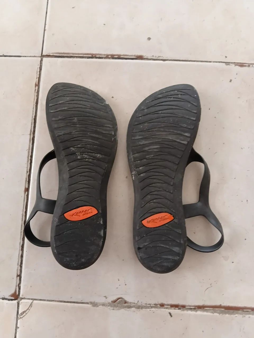 Vendo kenner feminina 35 reais 