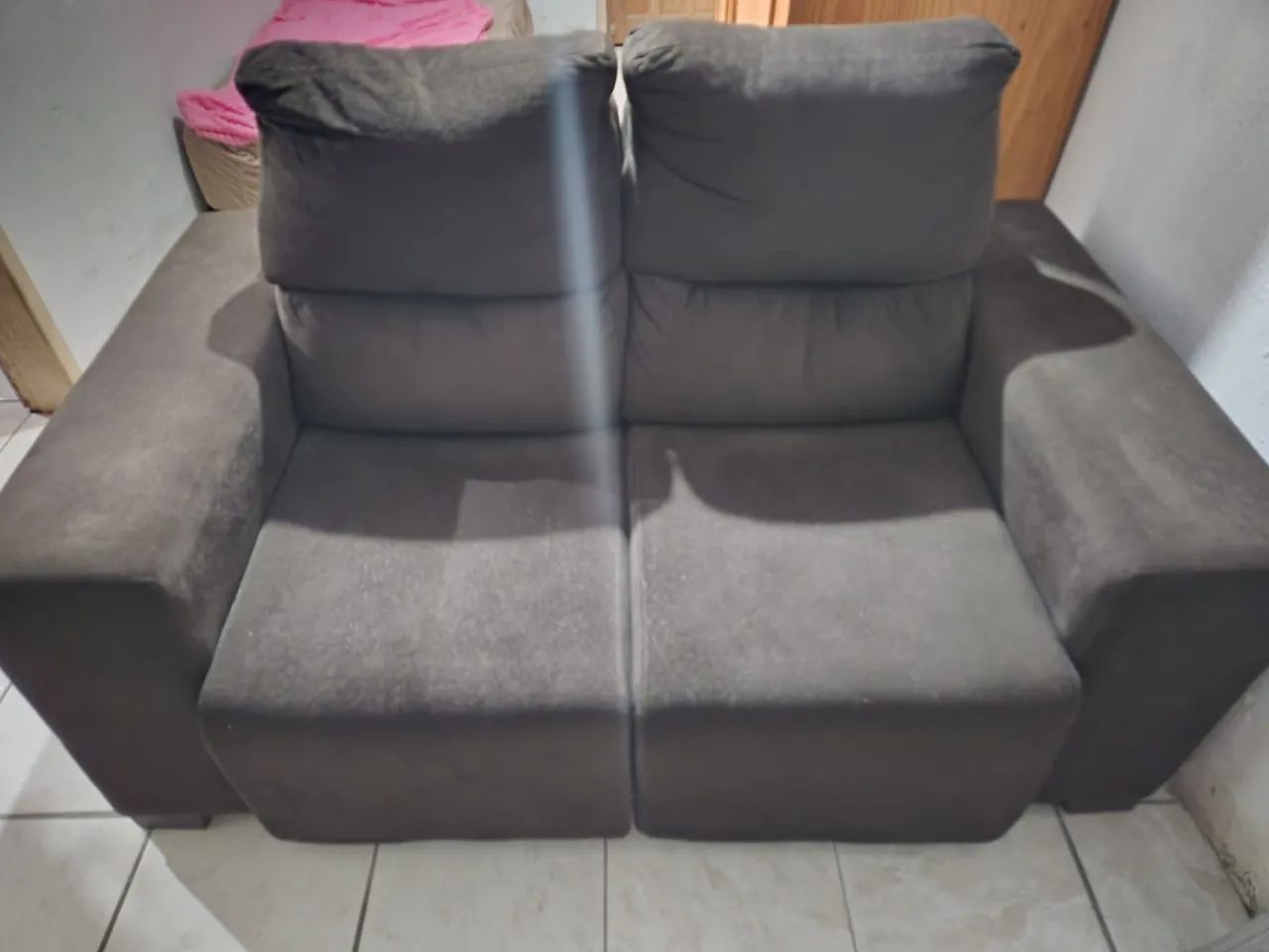 Sofá Retrátil 1,60m - 2 Lugares - usado- Conservado  - Foto 3