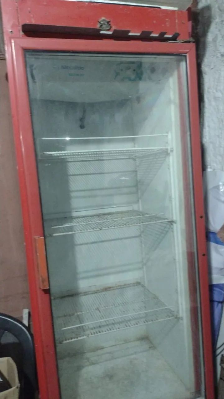 Freezer expositora vertical Metalfrio - Foto 2