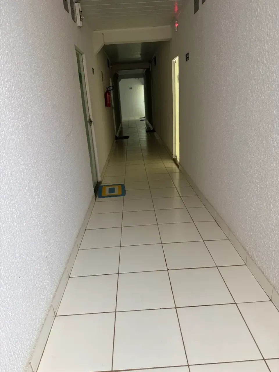kitnet próximo ao Buriti Shopping com garagem e internet. - Foto 4