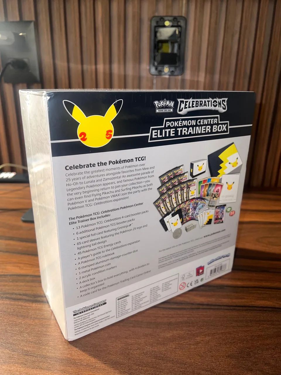 ETB Celebrations 25th anniversary - Edição do *Pokémon center*  - Foto 3