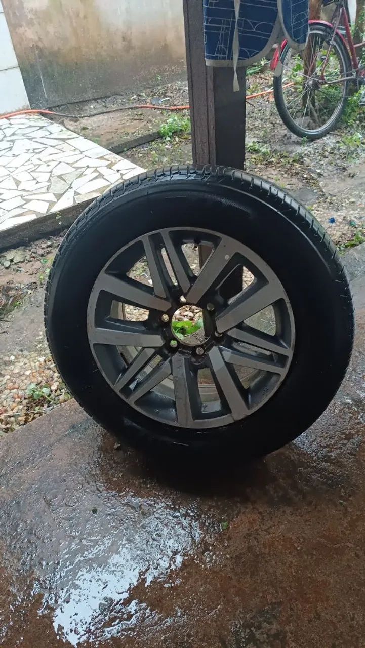 Rodado completo Hailux aro 18 em ótimo estado  - Foto 3