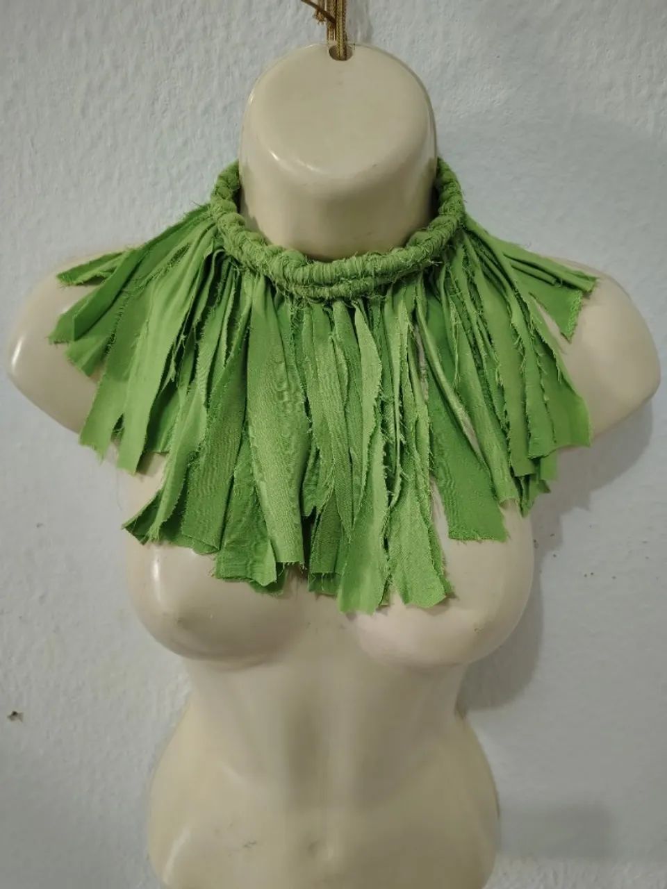 Colar artesanal verde sustentável