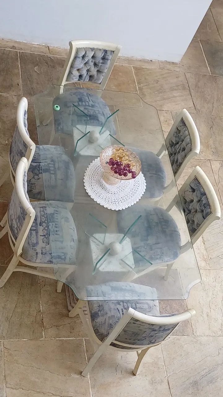 Mesa de jantar com as cadeiras  - Foto 2