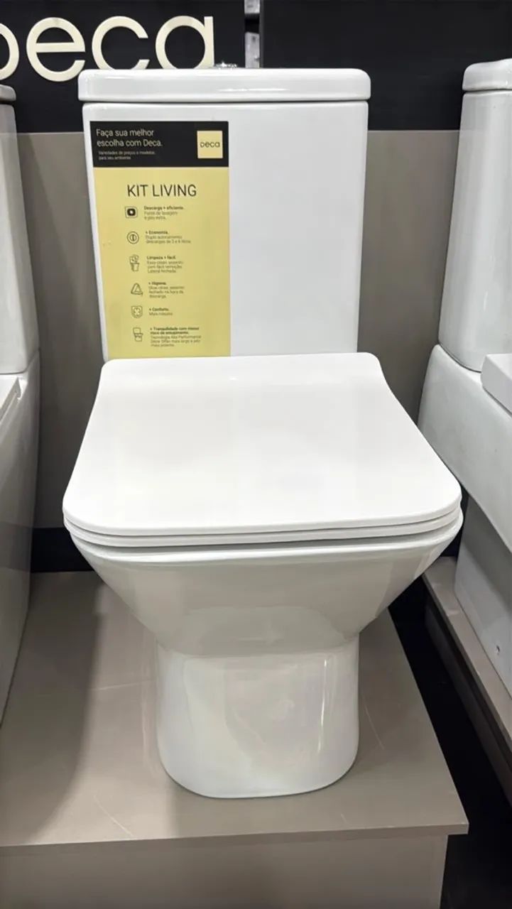 Kit Vaso Sanitário com caixa acoplada e assento da marca DECA