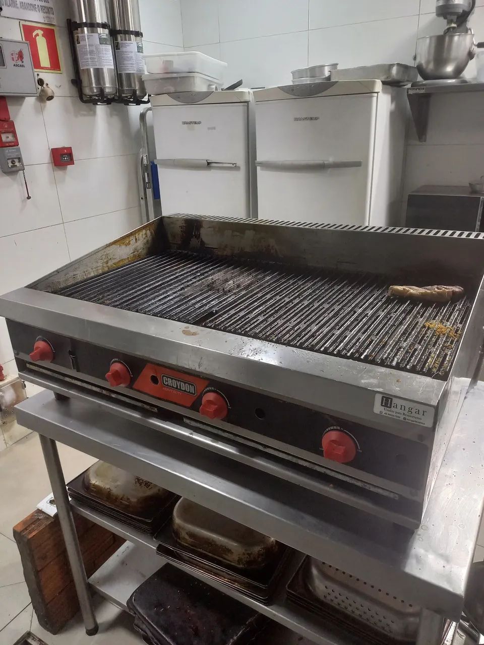 Broiler croydon bem conservada preço ótimo 