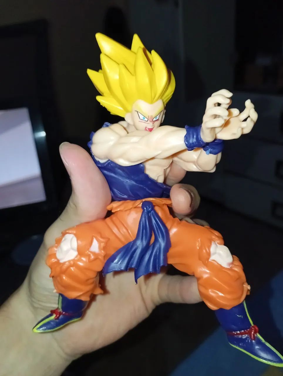 Action Figure Goku Super Saiyajin em Perfeito Estado - Foto 3