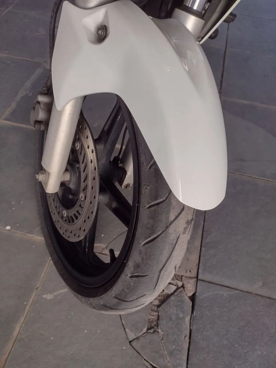 CB300R Branca  - Foto 3