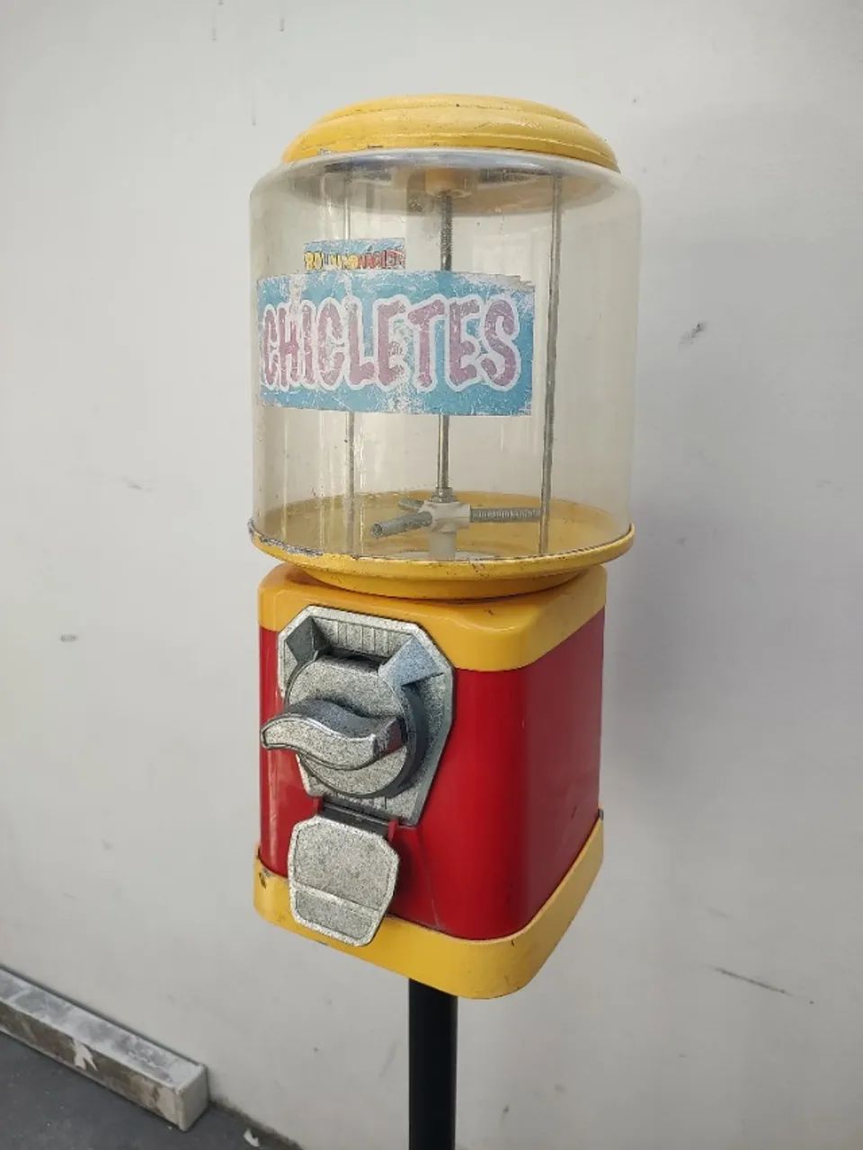 Máquina de Bolinhas C/ pedestal. Vending Machine.   - Foto 3