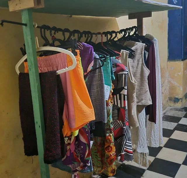 ROUPAS PRA BRECHÓ LOTES COM 155 PEÇAS 