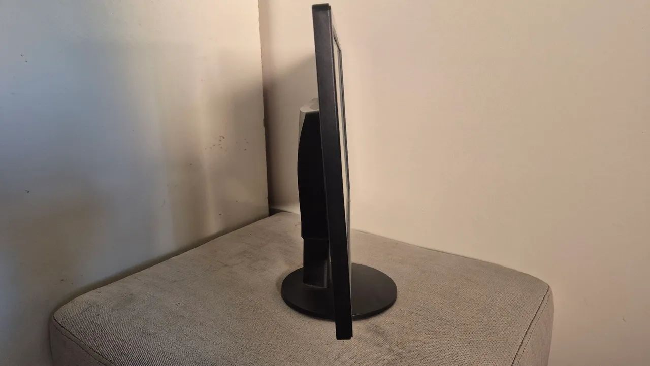 Monitor AOC 18,5  - Funcionando - Foto 4