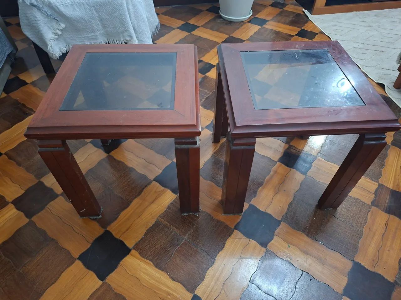 2 Mesinhas de canto de madeira  - Foto 2