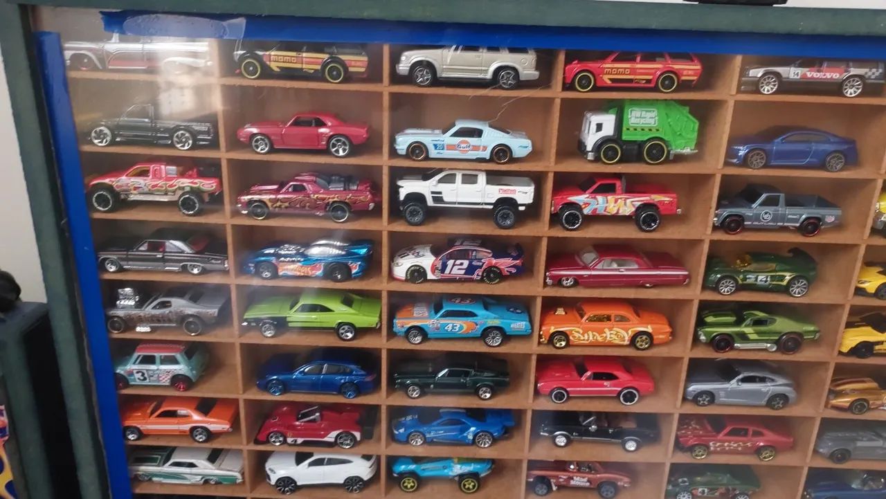 Carrinhos Hotweels e outros. - Foto 2