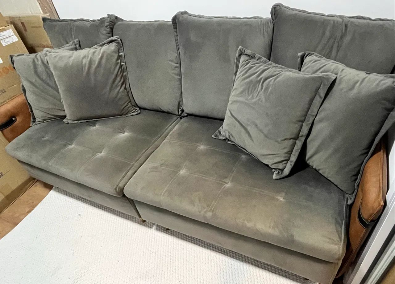 Sofá Retrátil Modular 4 Lugares Braço em Couro65579517237633122