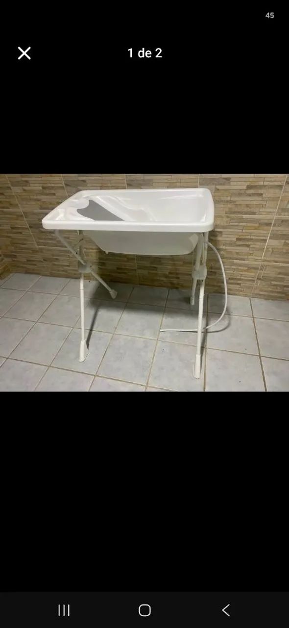 Banheira de bebê com suporte 