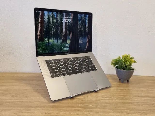Apple MacBook Pro 2019 TouchBar | Core i5 | Quad Core | 256GB SSD