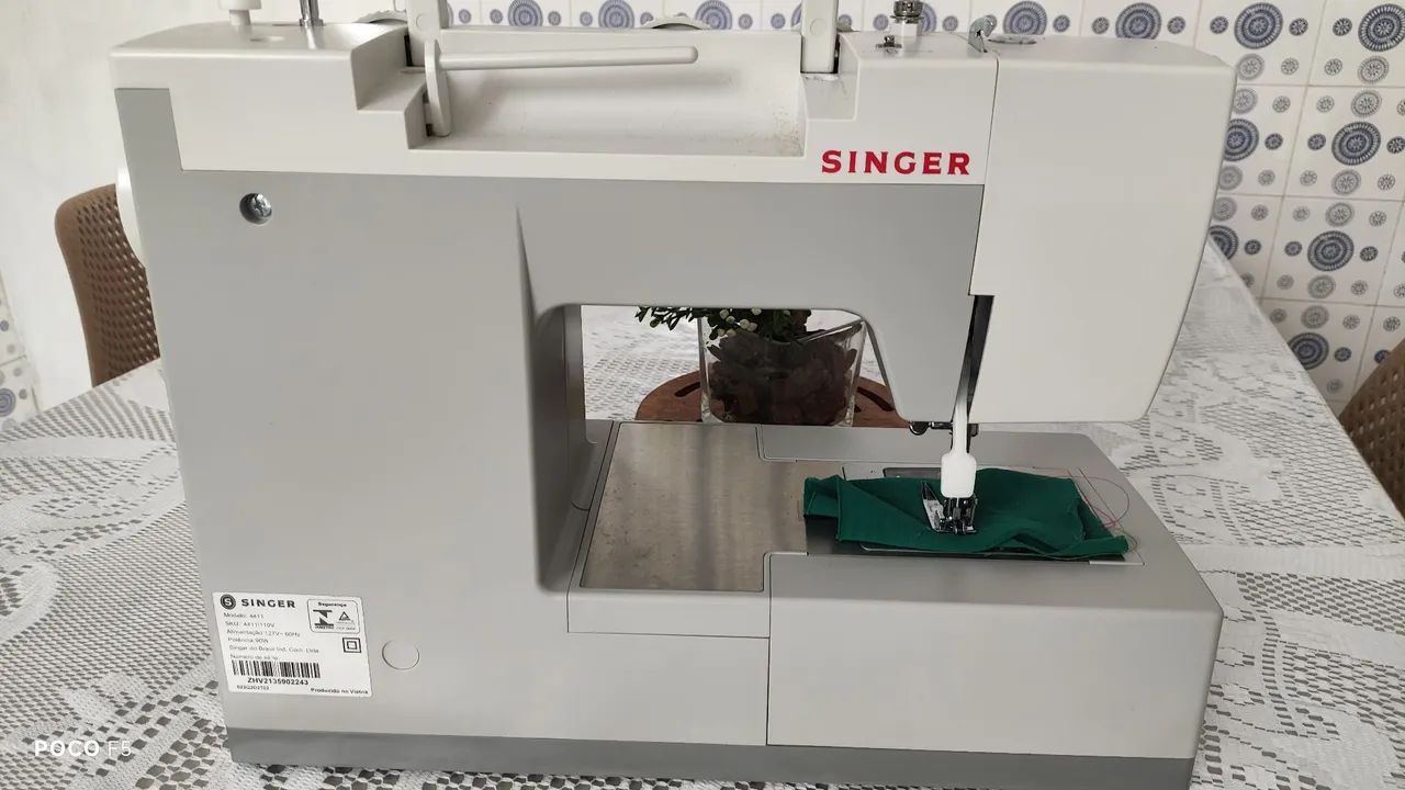 Máquina de costura Singer  - Foto 4