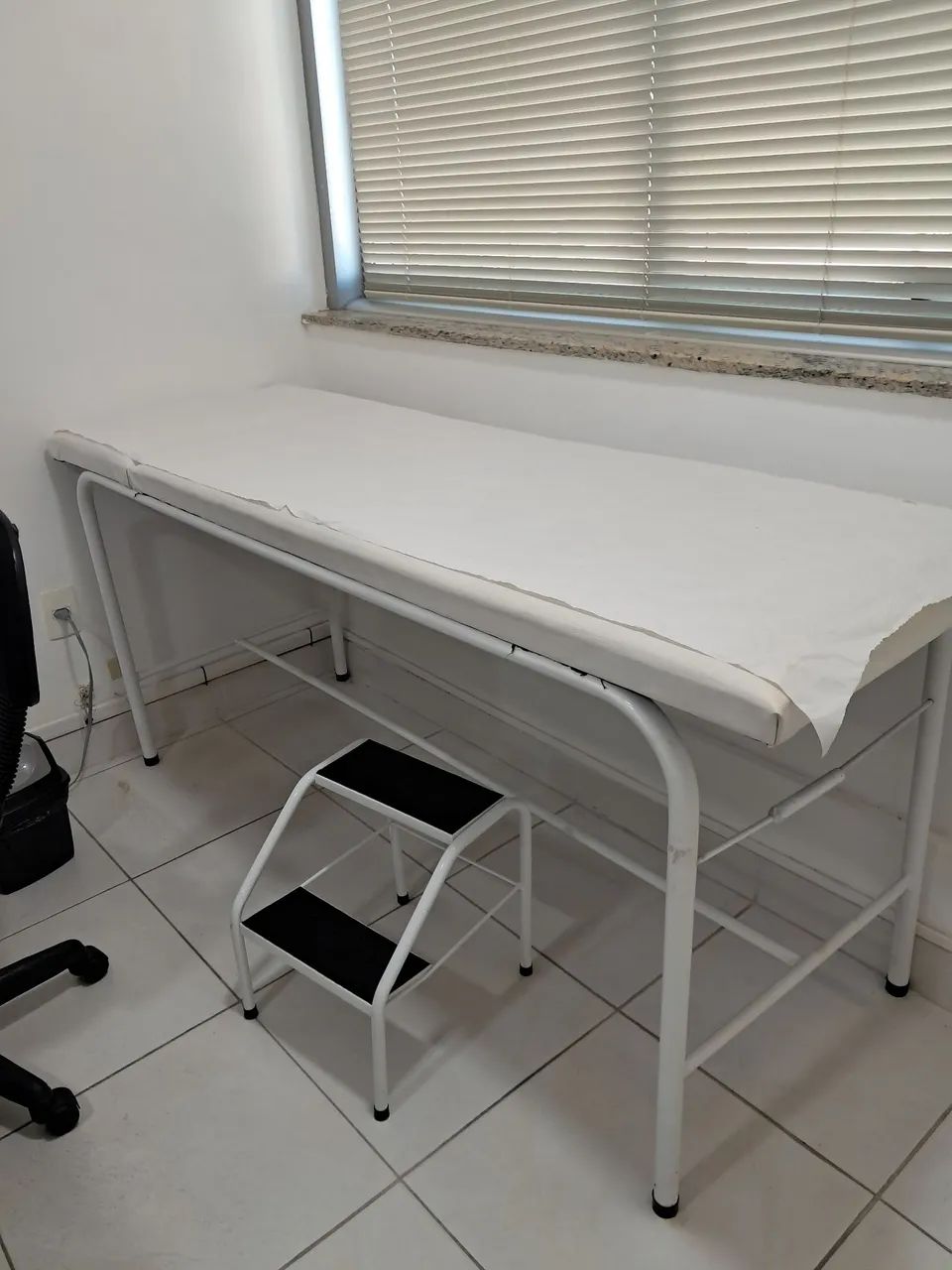 Maca hospitalar e escadinha
