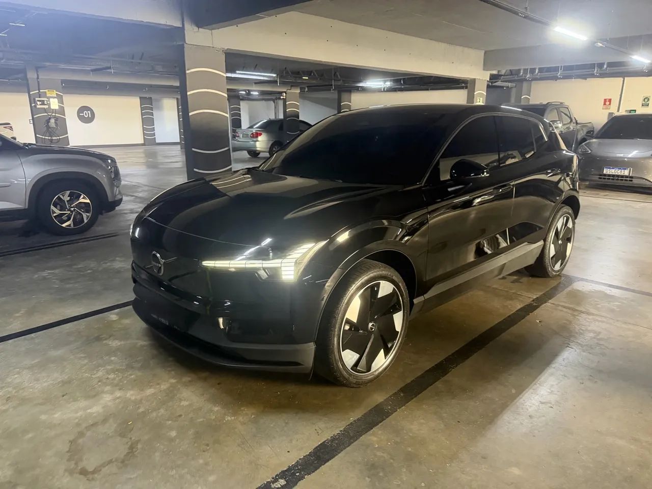 Volvo EX30 E60 Plus (elétrico) 2024