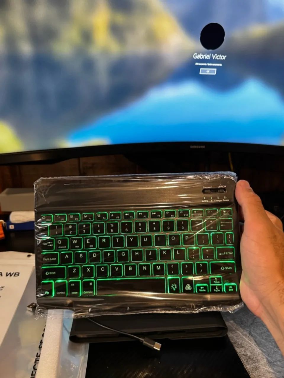 Capa Para iPad com Teclado - Foto 3