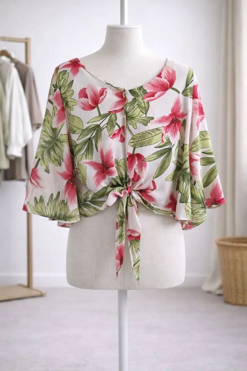 sacola com varias peças de roupa - Foto 4