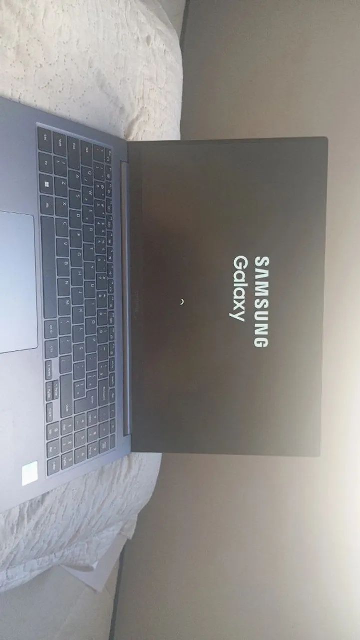 Samsung Galaxy Book4 | 8GB RAM | SSD | Windows 11 | Excelente Estado