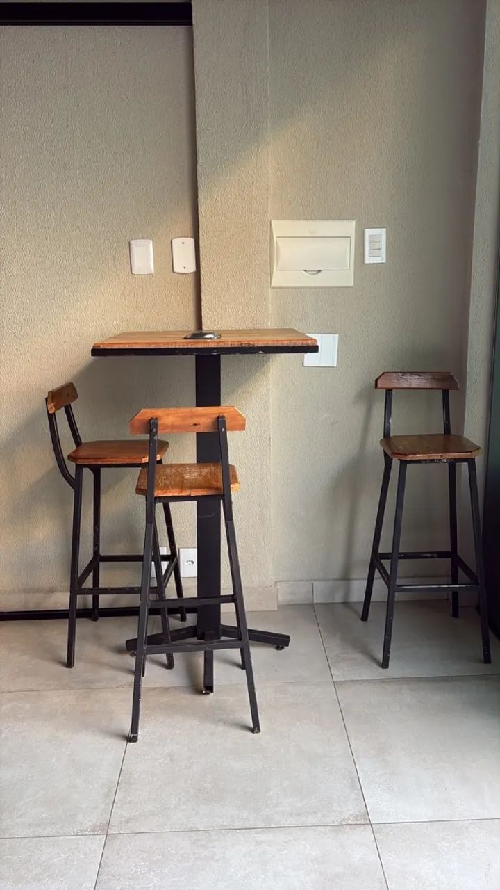 CONJUNTO BISTRÔ ? MESA + 3 BANQUETAS - Foto 2