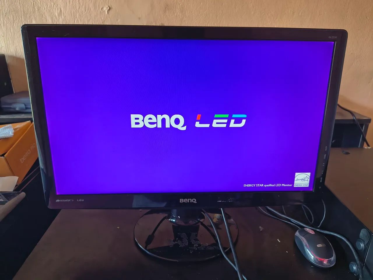 Monitor LED 22 polegadas.