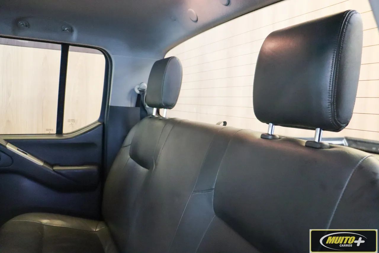 Nissan Frontier SEL CD 4X4 2.5 TB Diesel Aut. 2013 - Foto 10