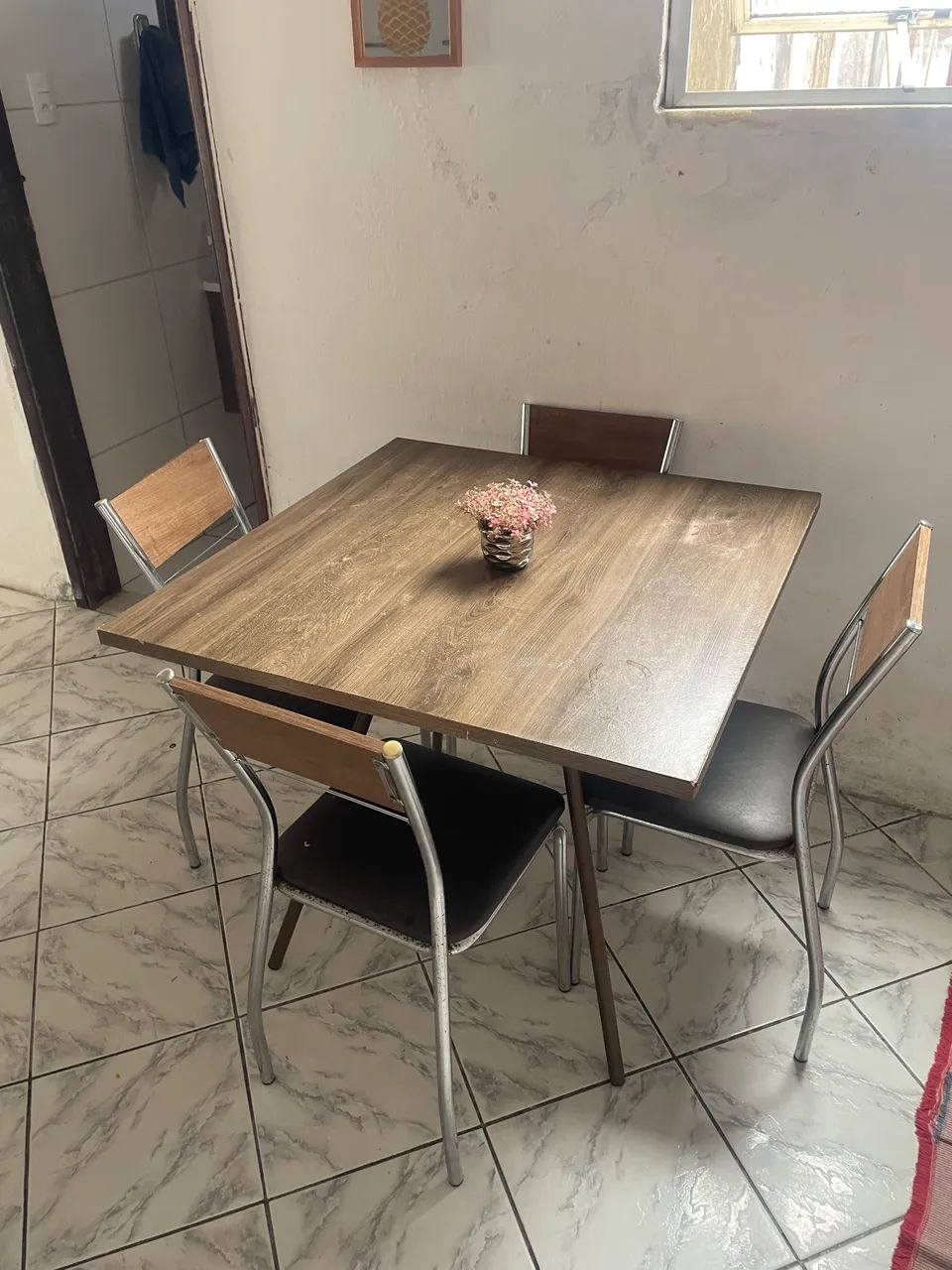 Mesa 4 cadeiras 