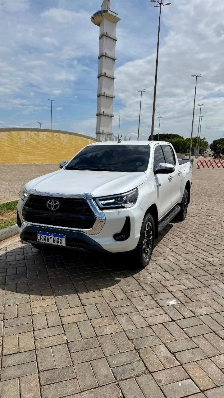 Toyota Hilux Hilux CD SRX 4x4 2.8 TDI 16V Diesel Aut. 2024