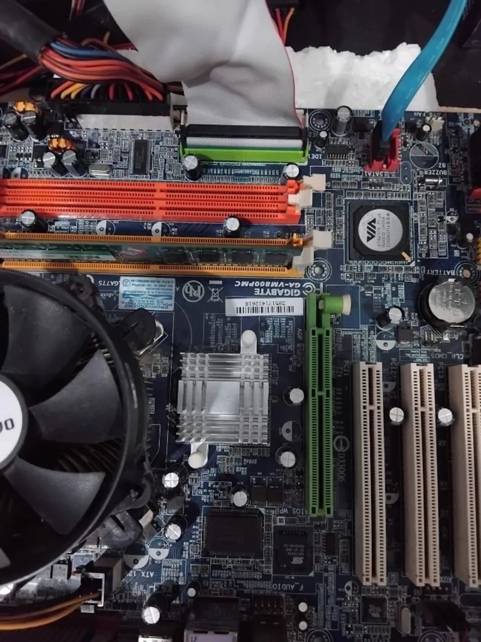 PlacaMãe gigabyte GA-VM800PMC - Foto 3