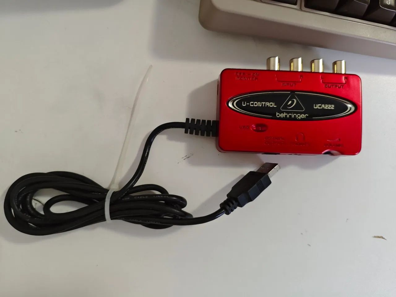 Interface de áudio Behringer uca222