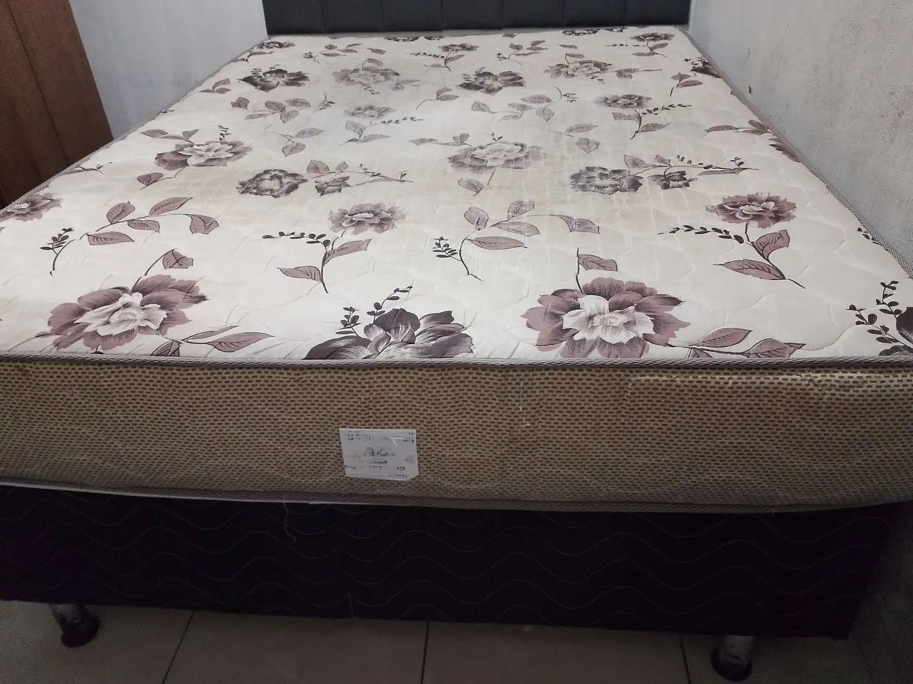 Vendo uma cama box de casal, colchão Ortobom  - Foto 3